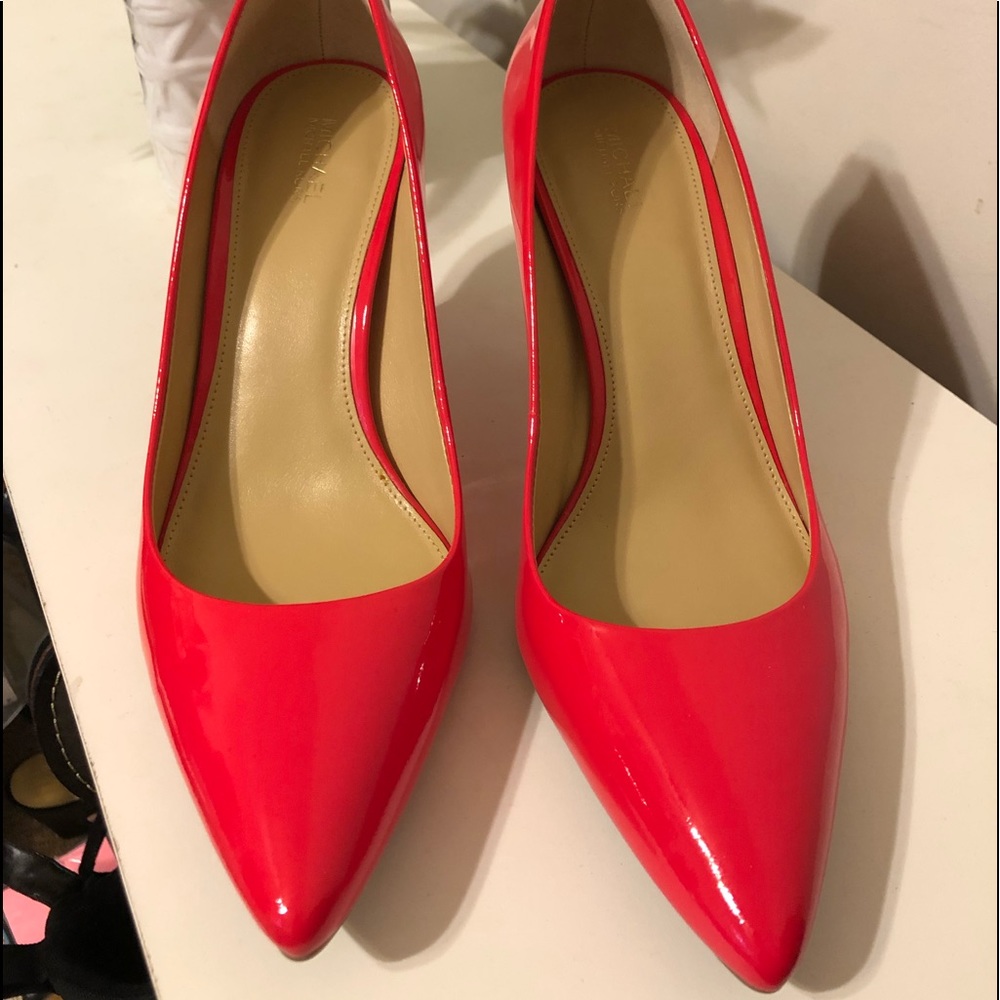 Michael Kors pumps